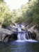 Wasserfall in einem kleinen Park auf der Coromandel Halbinsel