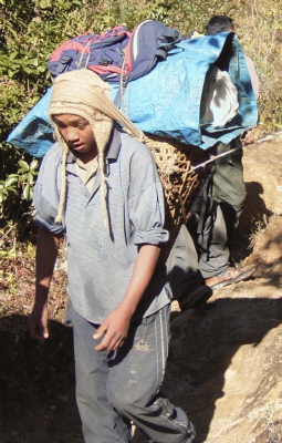Nepal06_crew005